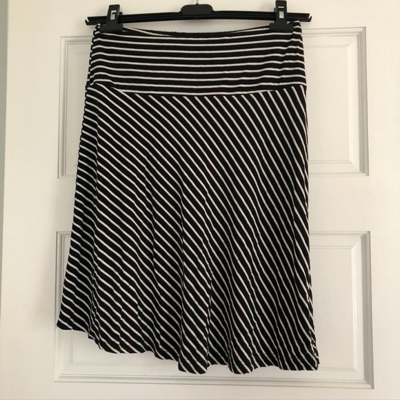H & M Pull On Striped A-Line Skirt - 6 - Picture 1 of 6